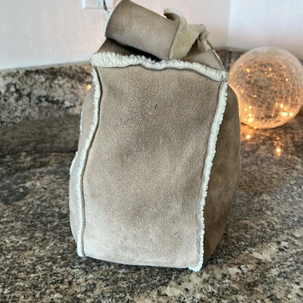 Chanel Vintage Shearling CC Hobo - Picture 5 of 11